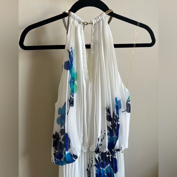 White Floral Dress - Picture 6 of 6